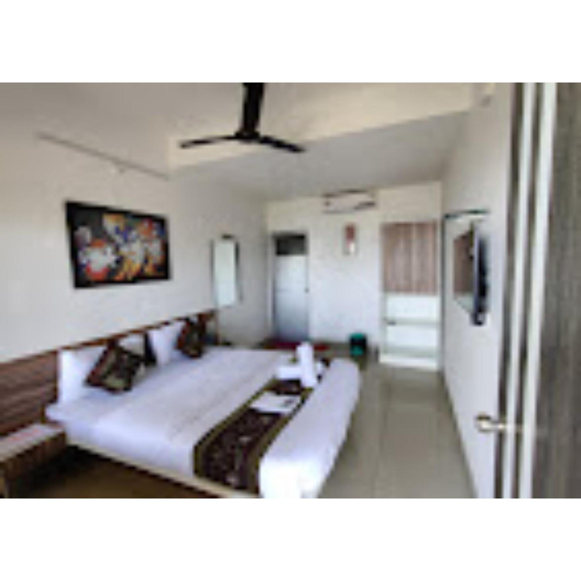Strawberry County Hotel Panchgani Exterior foto