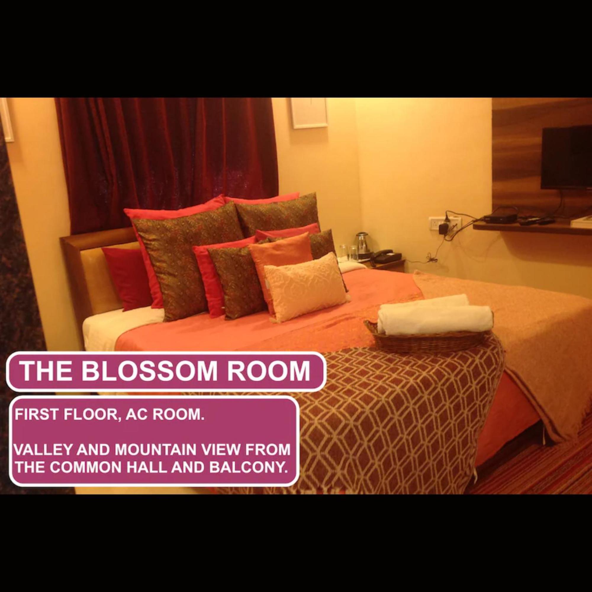 Strawberry County Hotel Panchgani Exterior foto