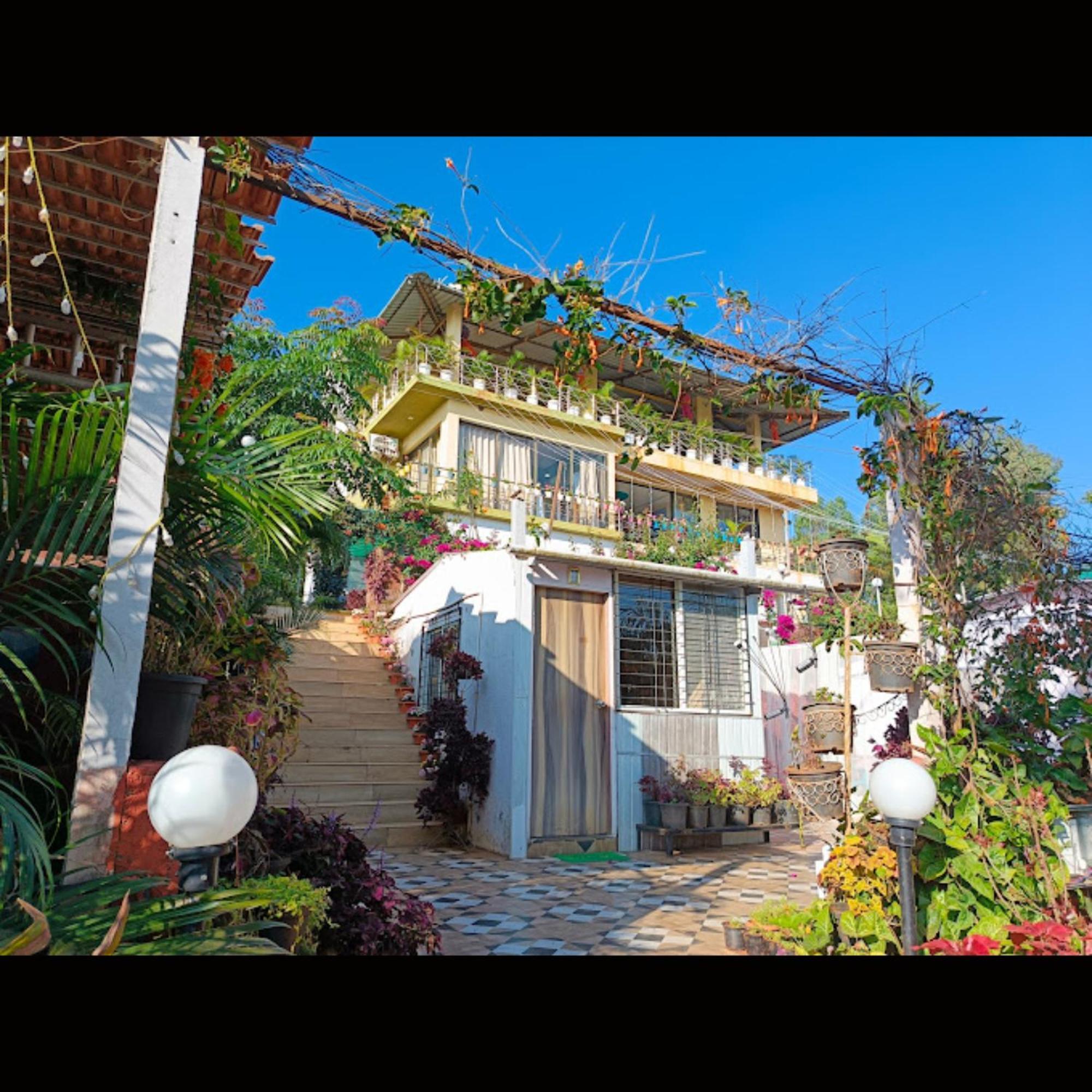 Strawberry County Hotel Panchgani Exterior foto
